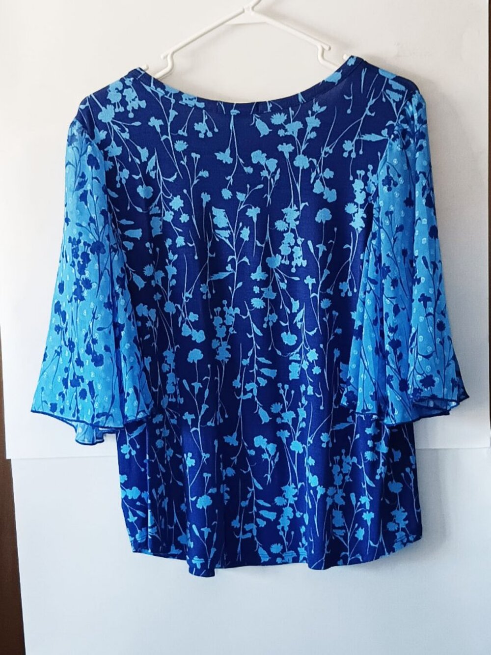 KIM & CAMI Blue Floral Blouse Size M - Picture 5 of 11